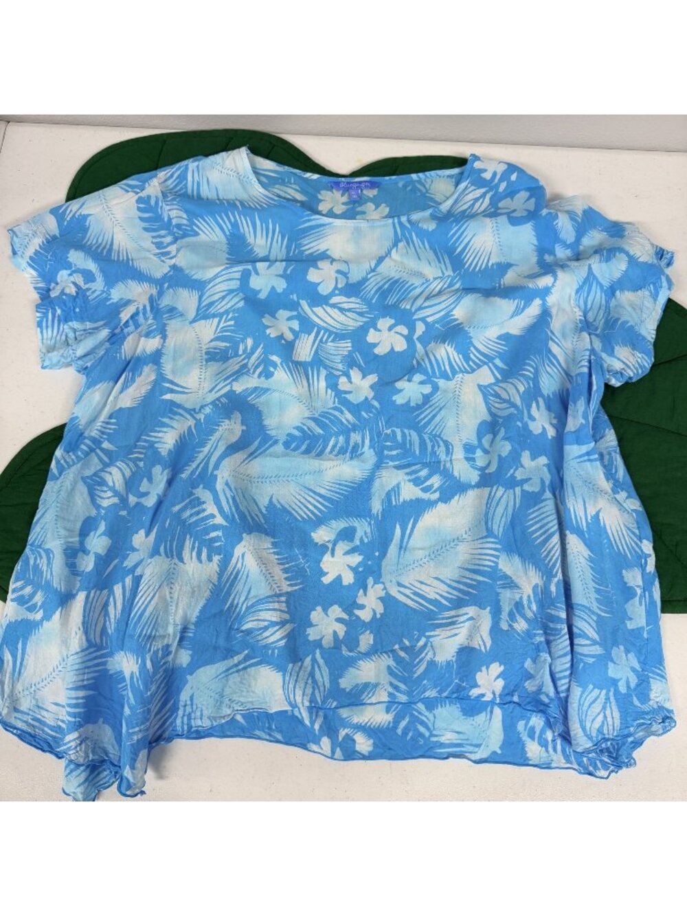 Blue Ginger Hawaii Women XL Blue Tropical Floral Short Sleeve Blouse Top